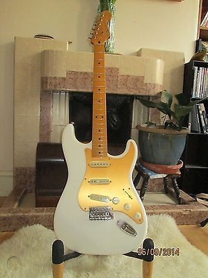 3/4 size electric guitar